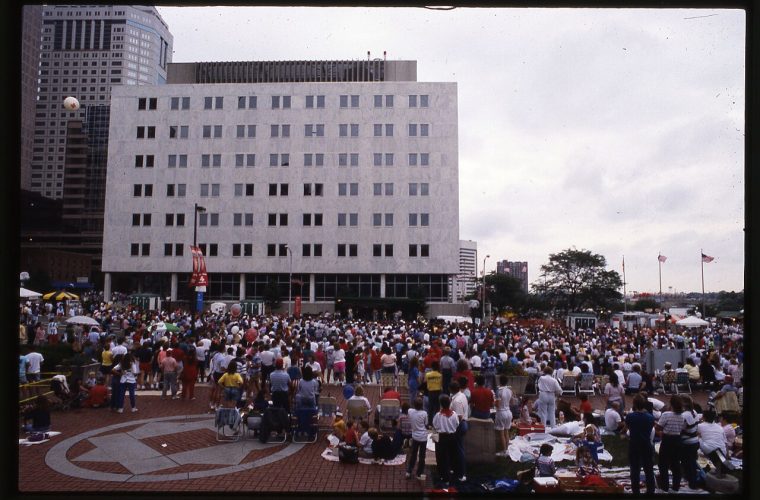 Moonshine event bij Luxor Live aan het Willemsplein in Arnhem op 2 april 2027 – een avondevenement in een van de bekendste venues van de stad