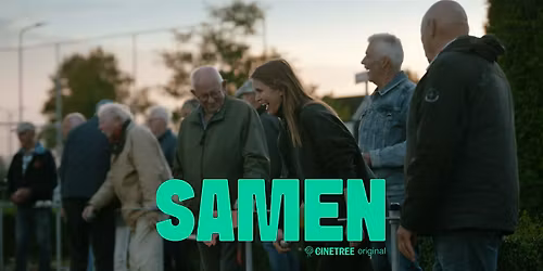 Bezoekers genieten samen van een filmavond in MOES Arnhem, een intieme bioscoop-ervaring in het hart van de stad.
